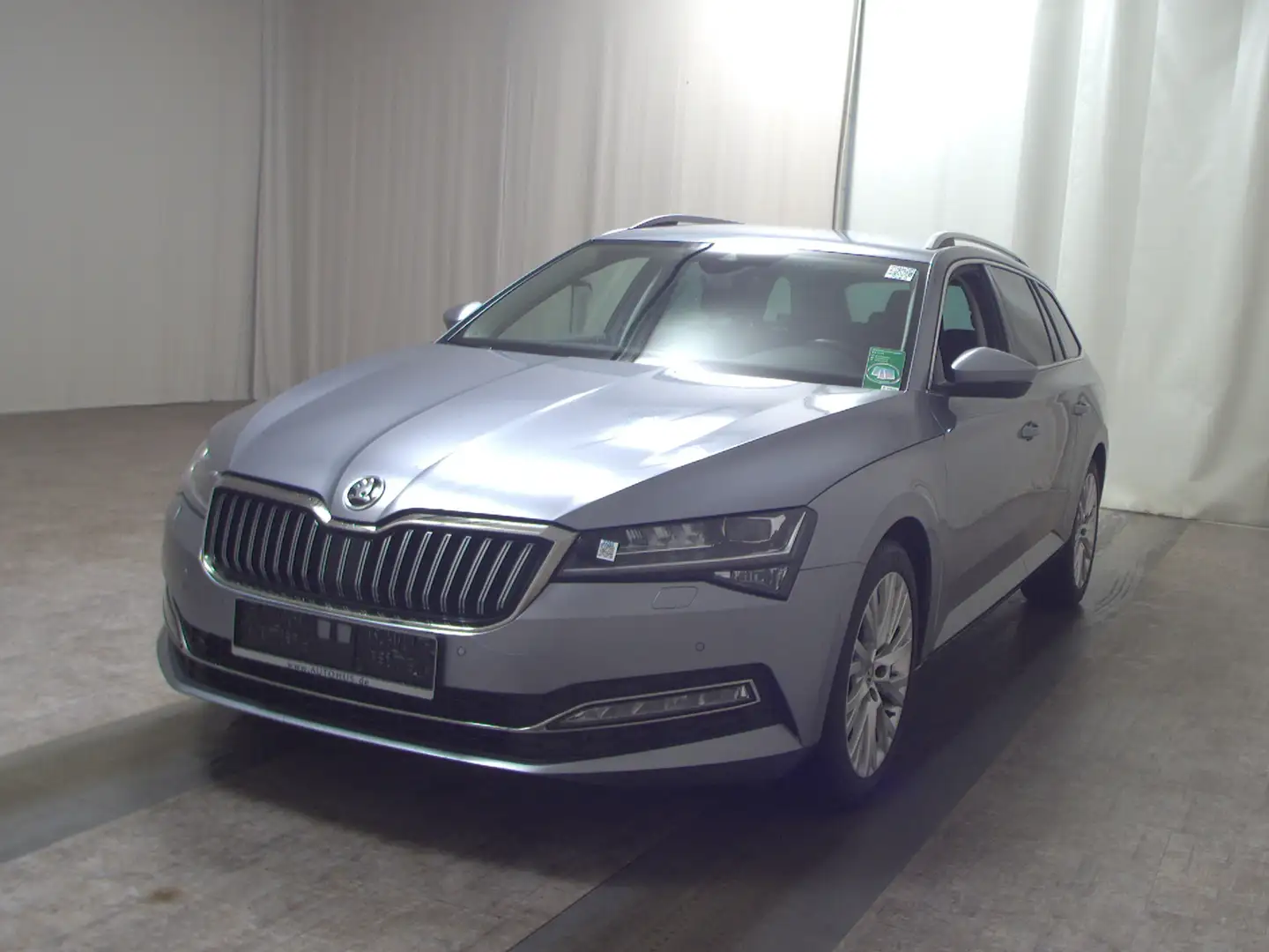 Skoda Superb Kombi 2.0 TDI Style Memory Navi LED ACC Gris - 2