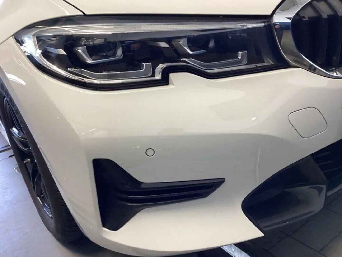 BMW Sonstige 3er-320d touring SPORT LINE-M LENKRAD-LED-BMW L... Weiß - 1
