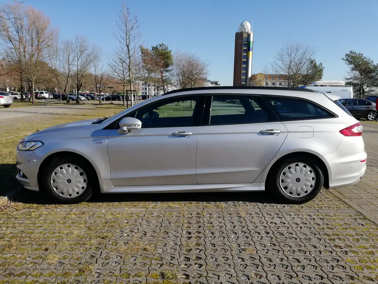 Ford Mondeo Mondeo Turnier 2.0 EcoBoost Start-Stopp Autom. ST- Серебристый - 1
