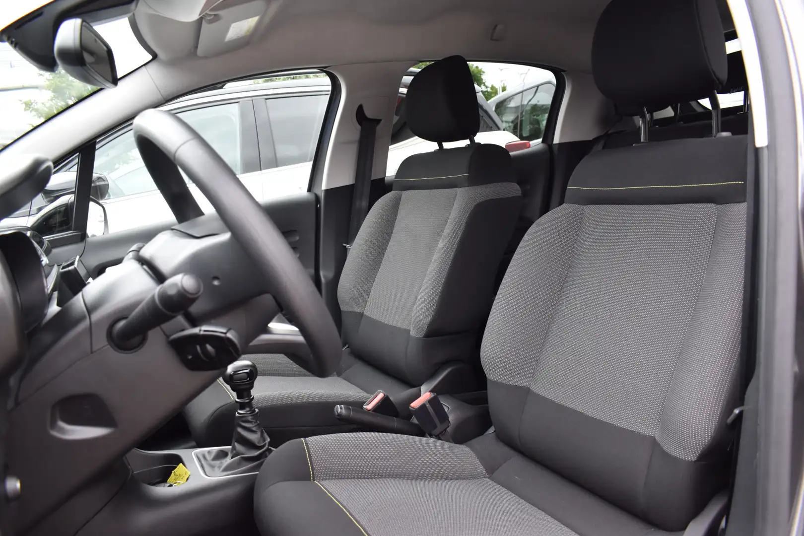 Citroen C3 PureTech 110 Shine Airco | Apple carplay | Parkeer Grijs - 2