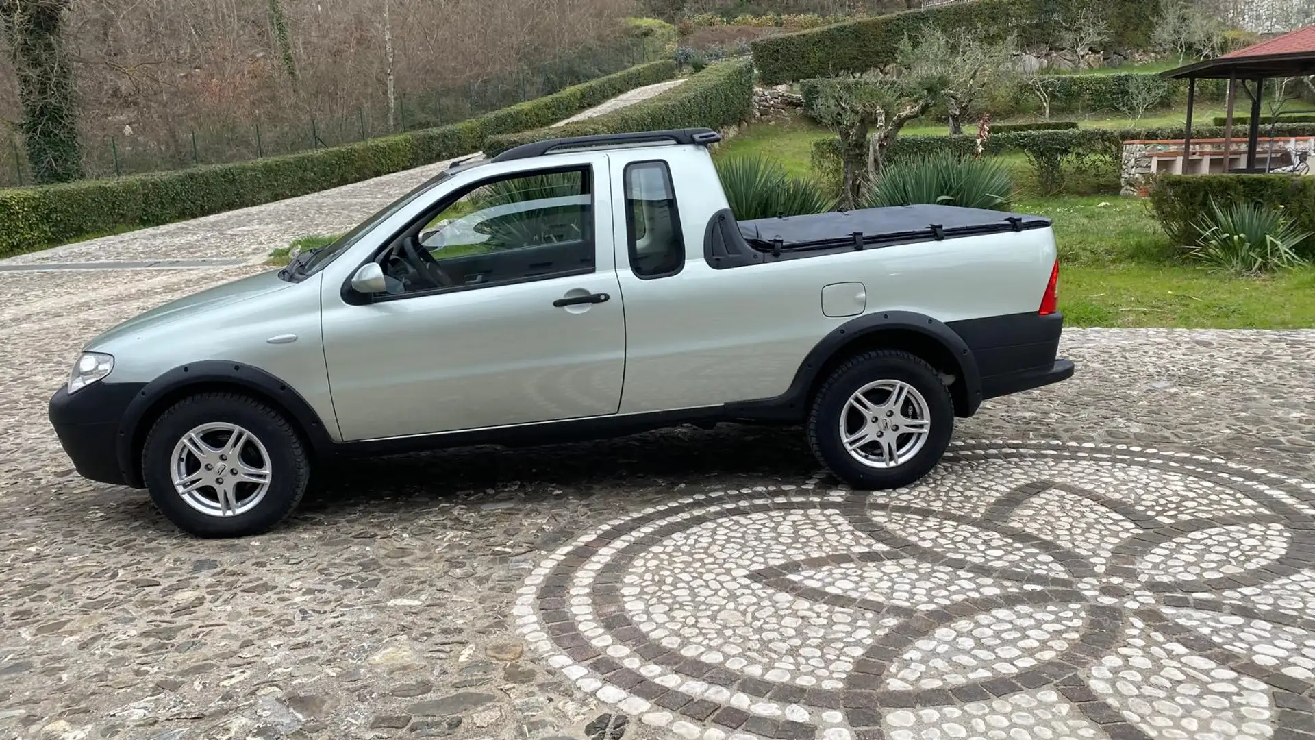 Fiat Strada 1.3 JTD Grau - 2