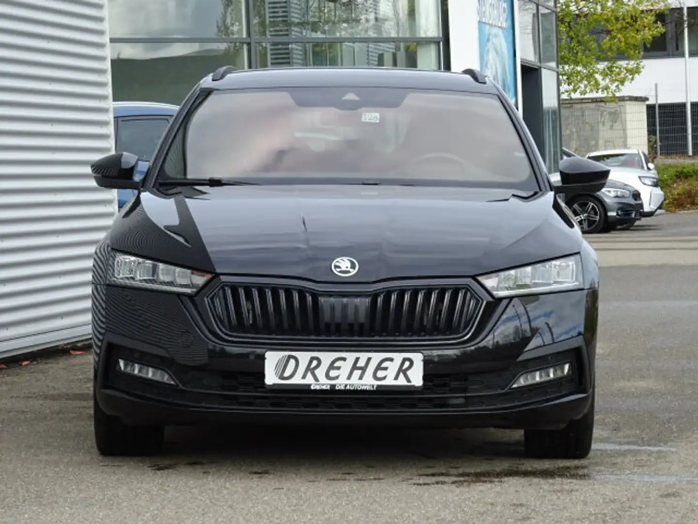 Skoda Octavia Octavia Combi 2.0 TDI DPF Style Navi/Sitzhzg. LED Zwart - 2