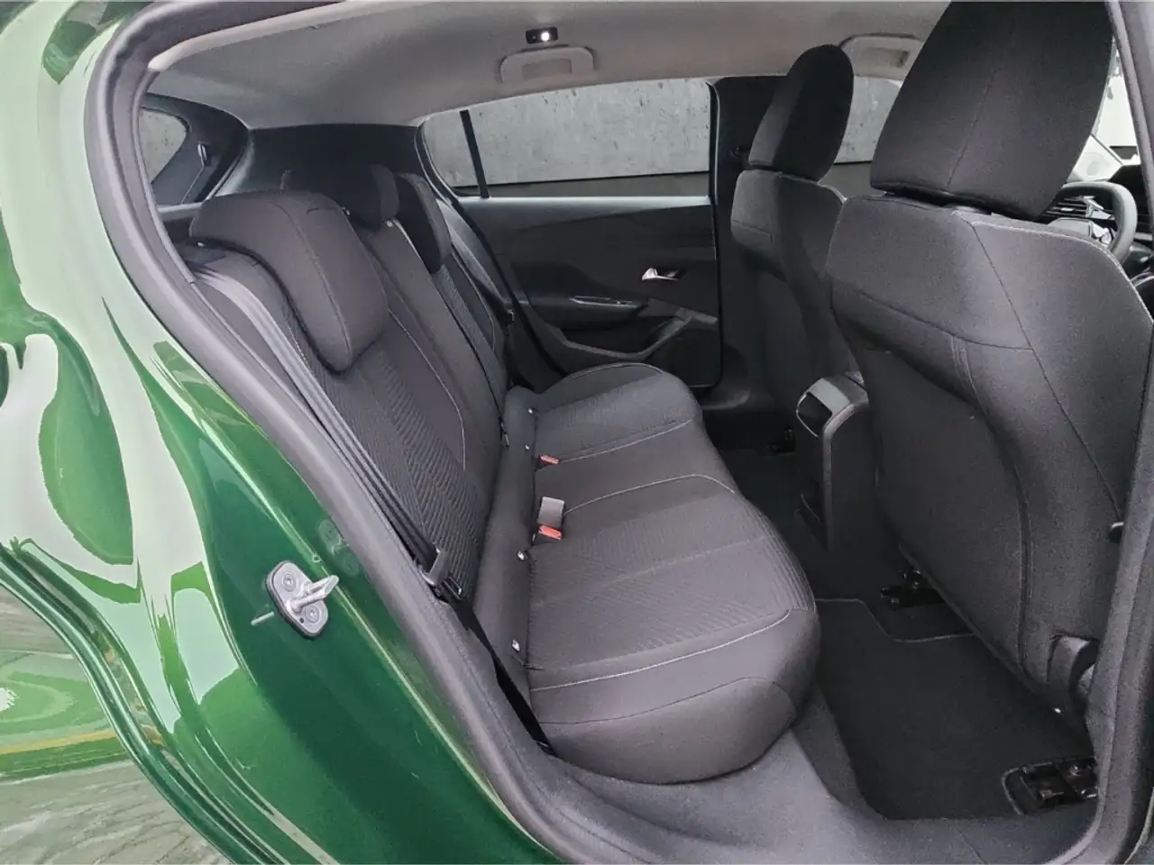 Peugeot 308 Active Pack PT 130 AHK-abnehmbar LED SHZ 2-Zonen-K 14