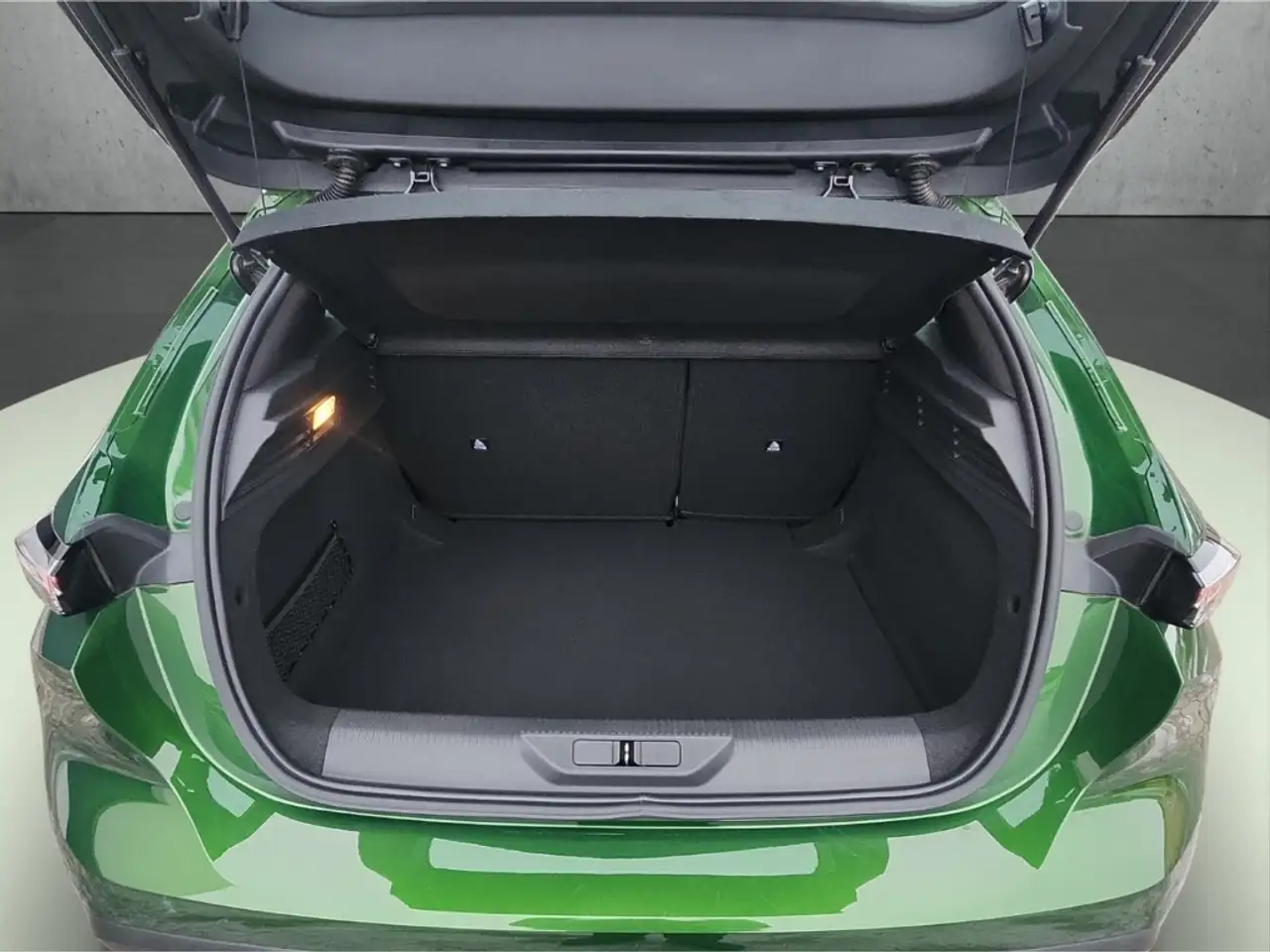 Peugeot 308 Active Pack PT 130 AHK-abnehmbar LED SHZ 2-Zonen-K 7
