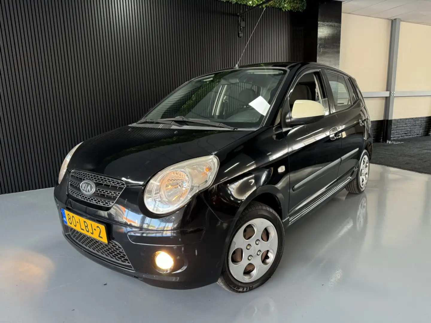 Kia Picanto 1.0 Seven Airco Elek. Ramen Bluetooth Zwart - 2