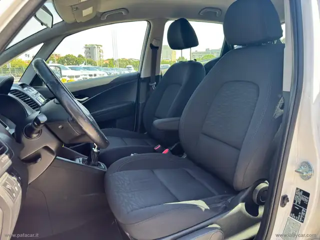 Hyundai Ix20 view 8
