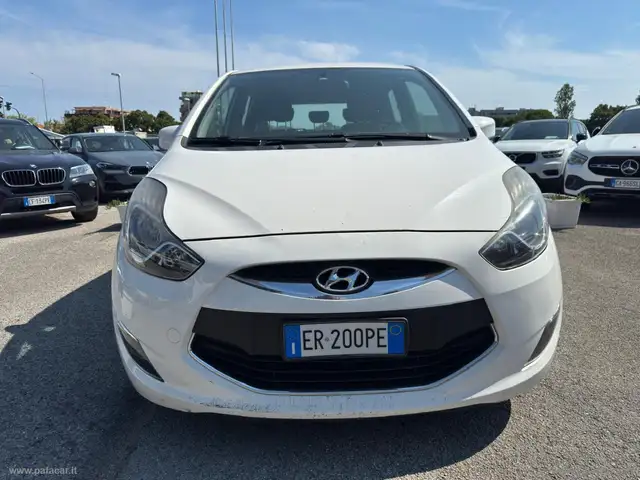 Hyundai Ix20 view 2