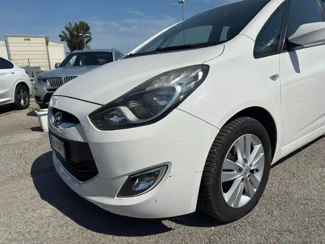 Hyundai Ix20 view 4