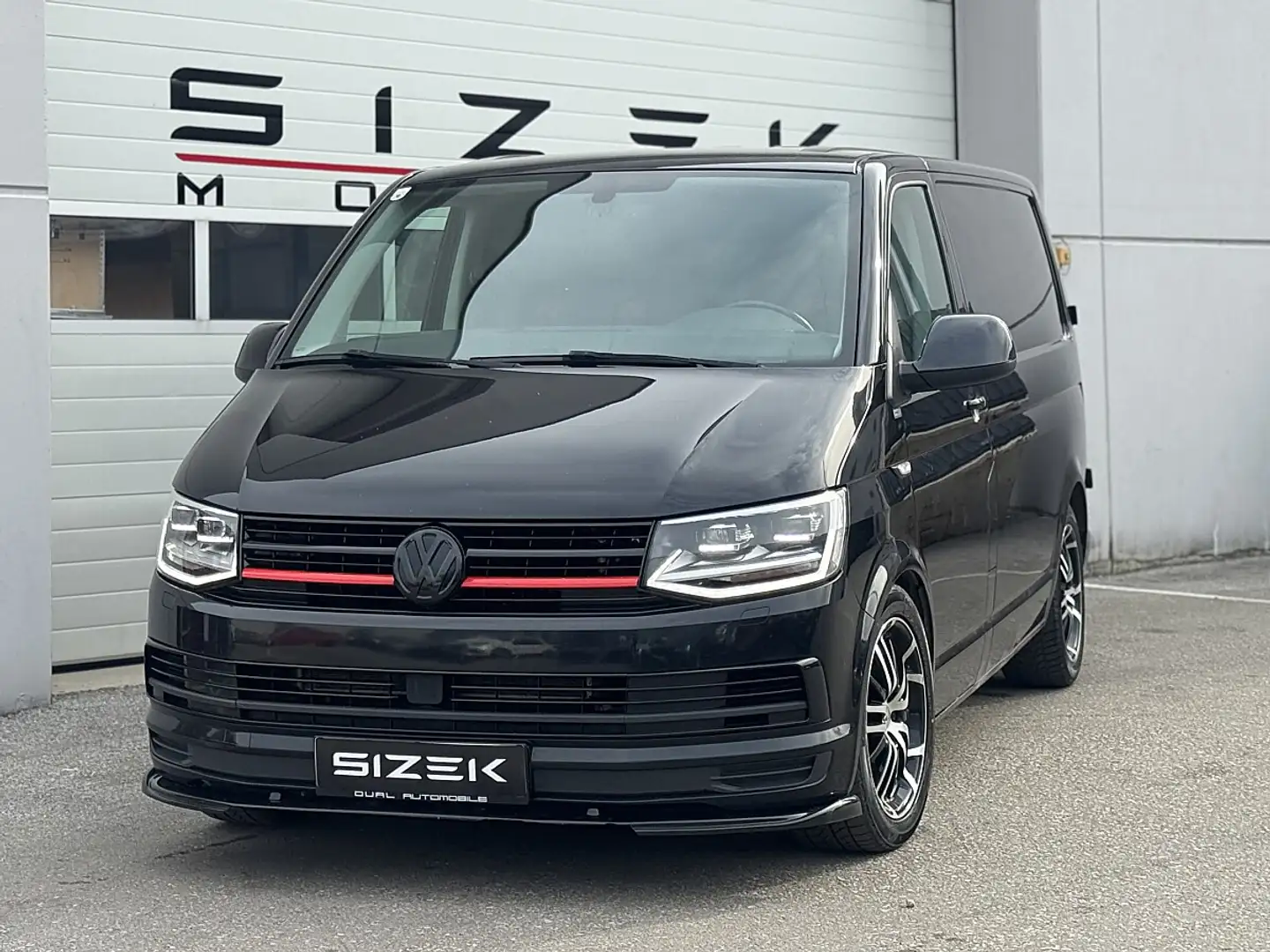 Volkswagen T6 Transporter T6.1 Kastenwagen KR 2,0 TDI 4Motion BMT DSG Schwarz - 1