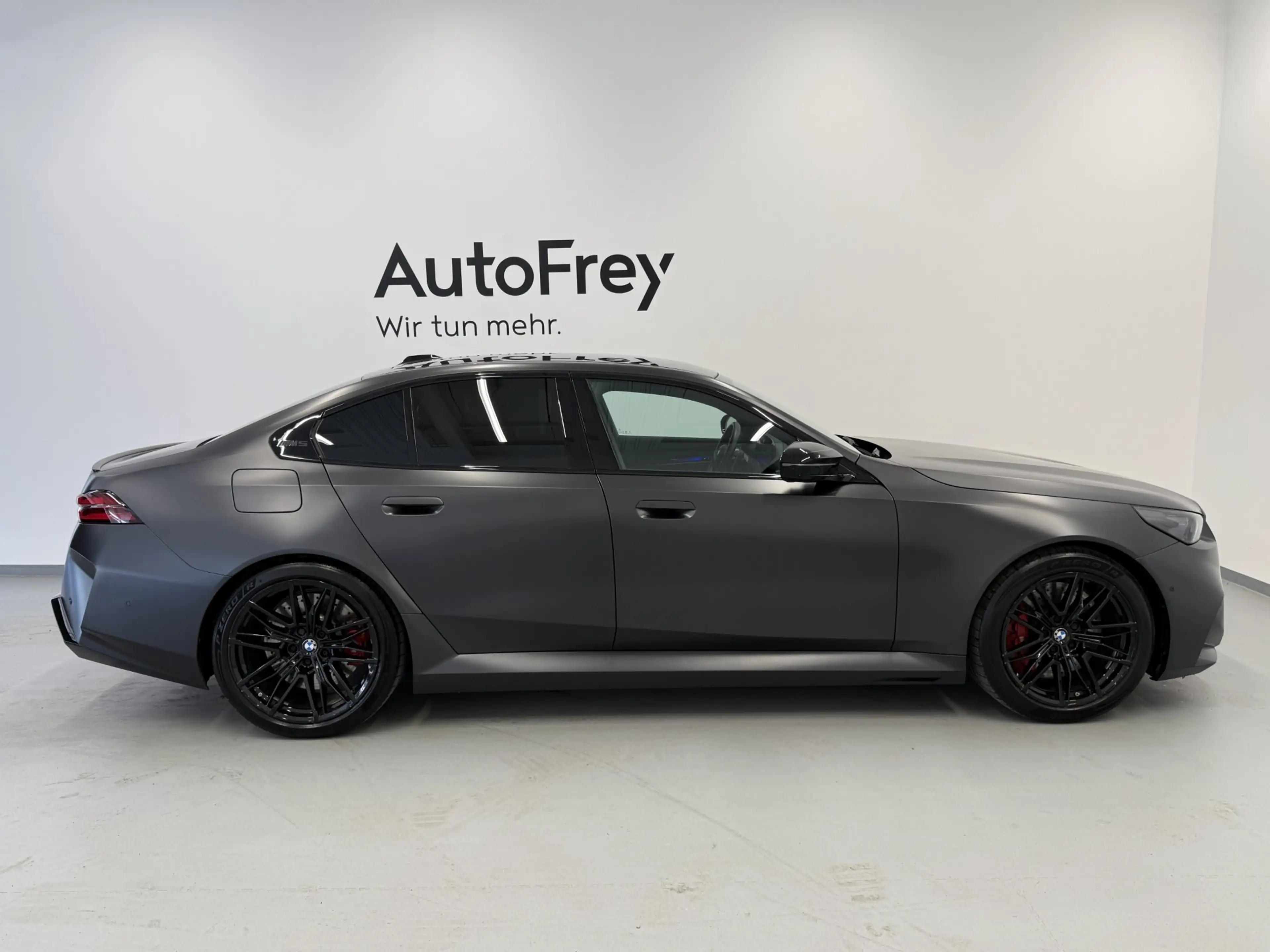 BMW M5 — photo 3
