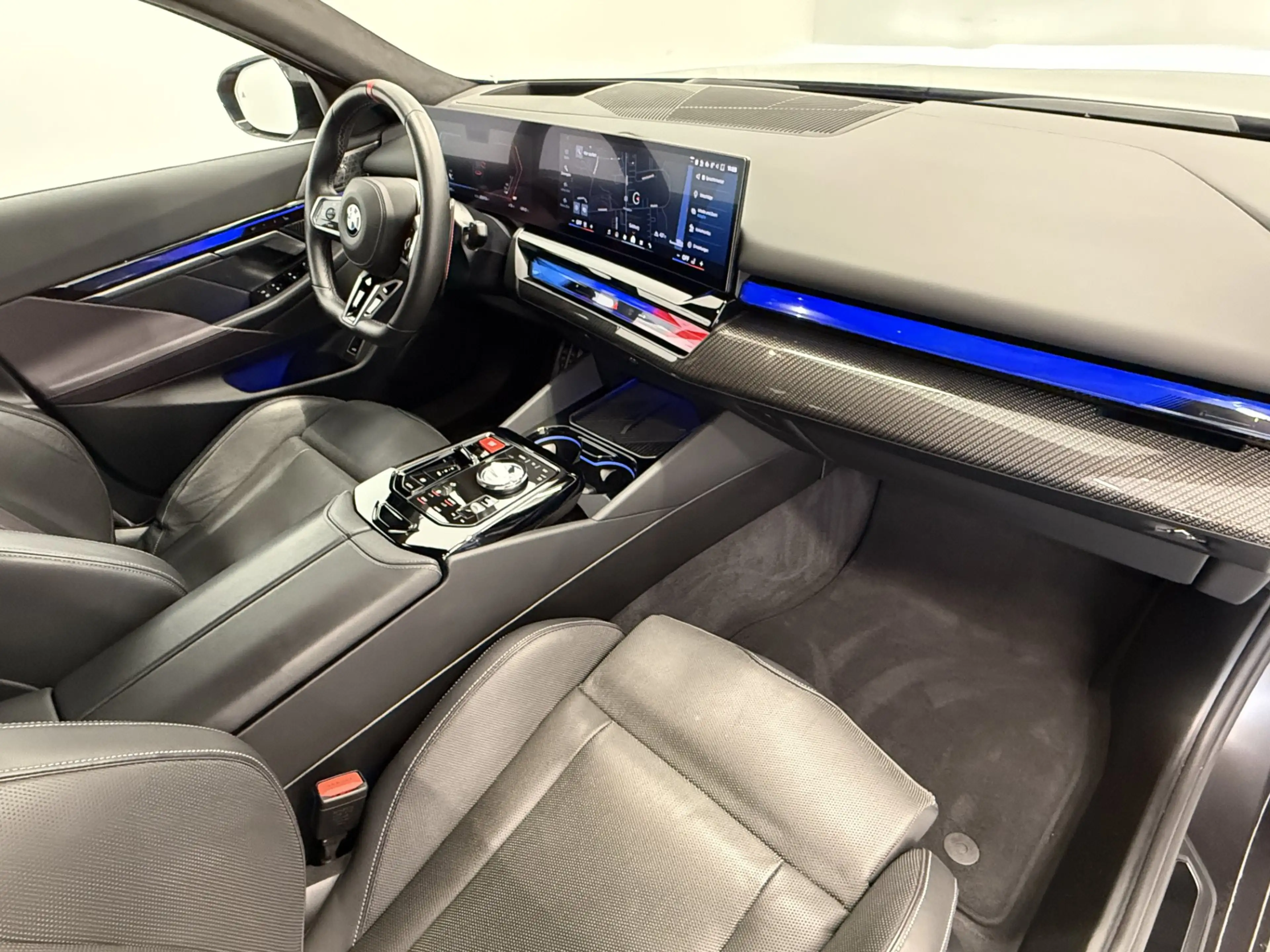BMW M5 — photo 5