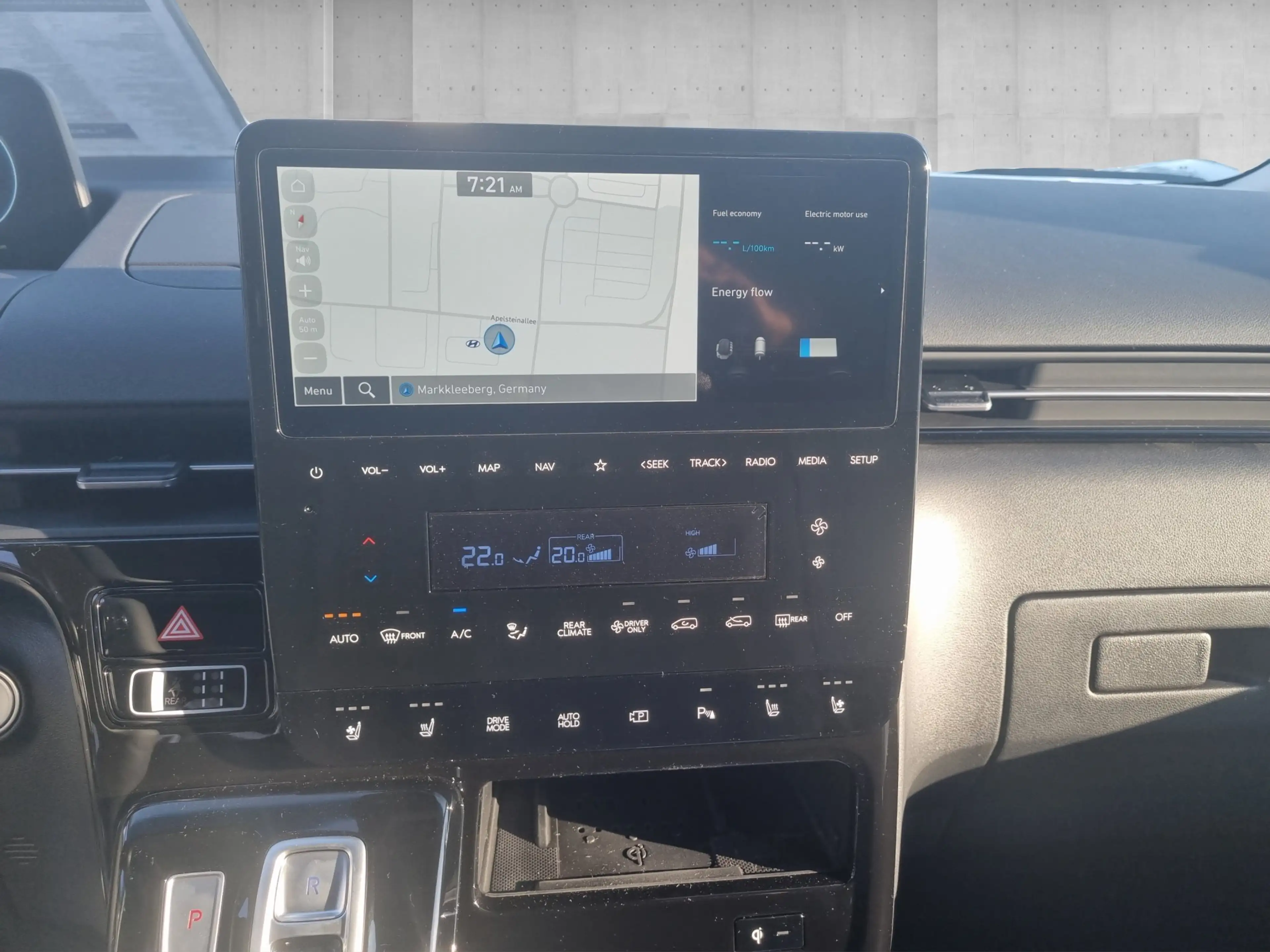 Hyundai STARIA 1.6 T-GDI HEV Prime AT *9-Sitzer*ACC*LED* — photo 14
