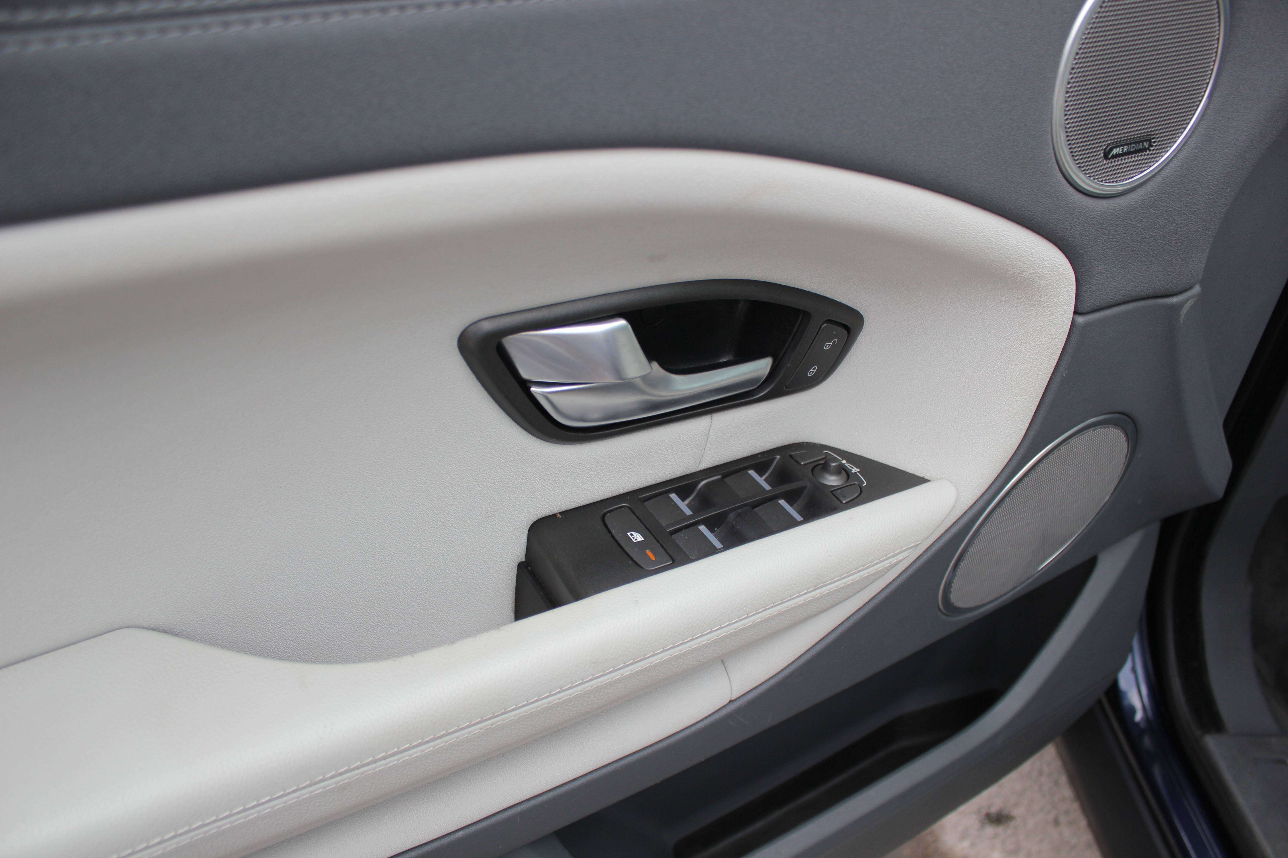 2016 Land Rover Range Rover Evoque SE - Image 15