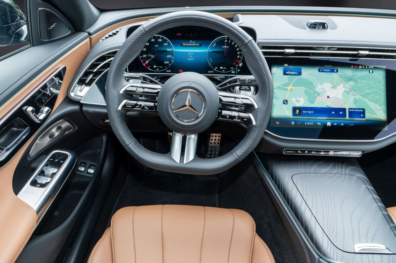 Mercedes-Benz E 400 e 4M *AMG Night Pano Superscreen Digital — photo 10