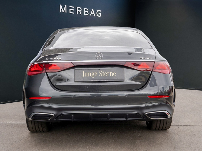 Mercedes-Benz E 400 e 4M *AMG Night Pano Superscreen Digital — photo 4
