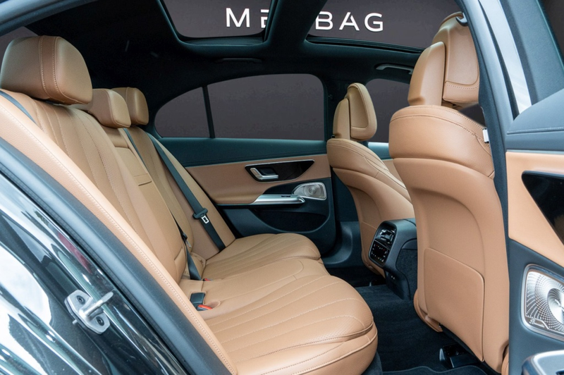 Mercedes-Benz E 400 e 4M *AMG Night Pano Superscreen Digital — photo 12