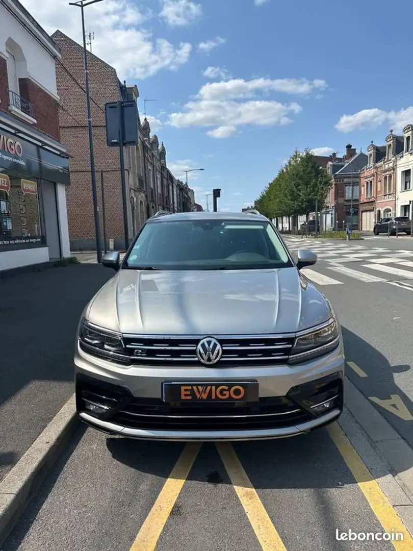 Volkswagen Tiguan 2.0 TDI 150 Carat R-line Gris - 2