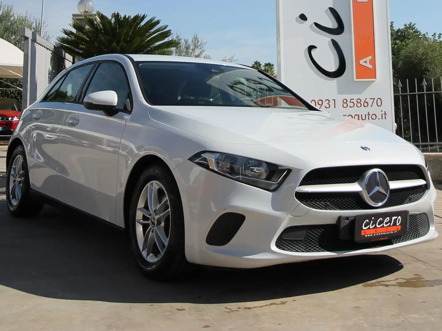 Mercedes-Benz A 180 d Business auto 116CV | 2018 Blanc - 1