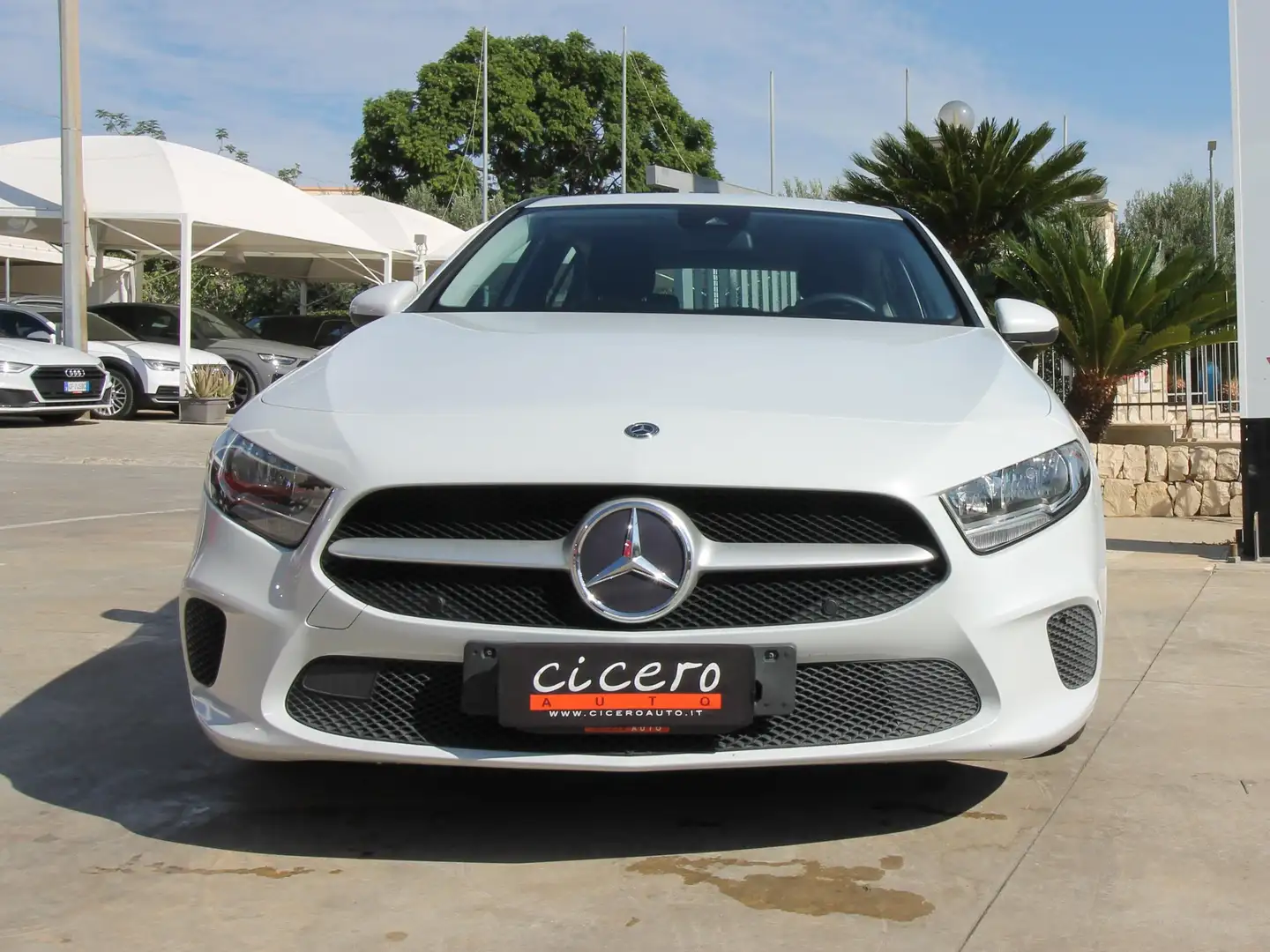 Mercedes-Benz A 180 d Business auto 116CV | 2018 Blanc - 2