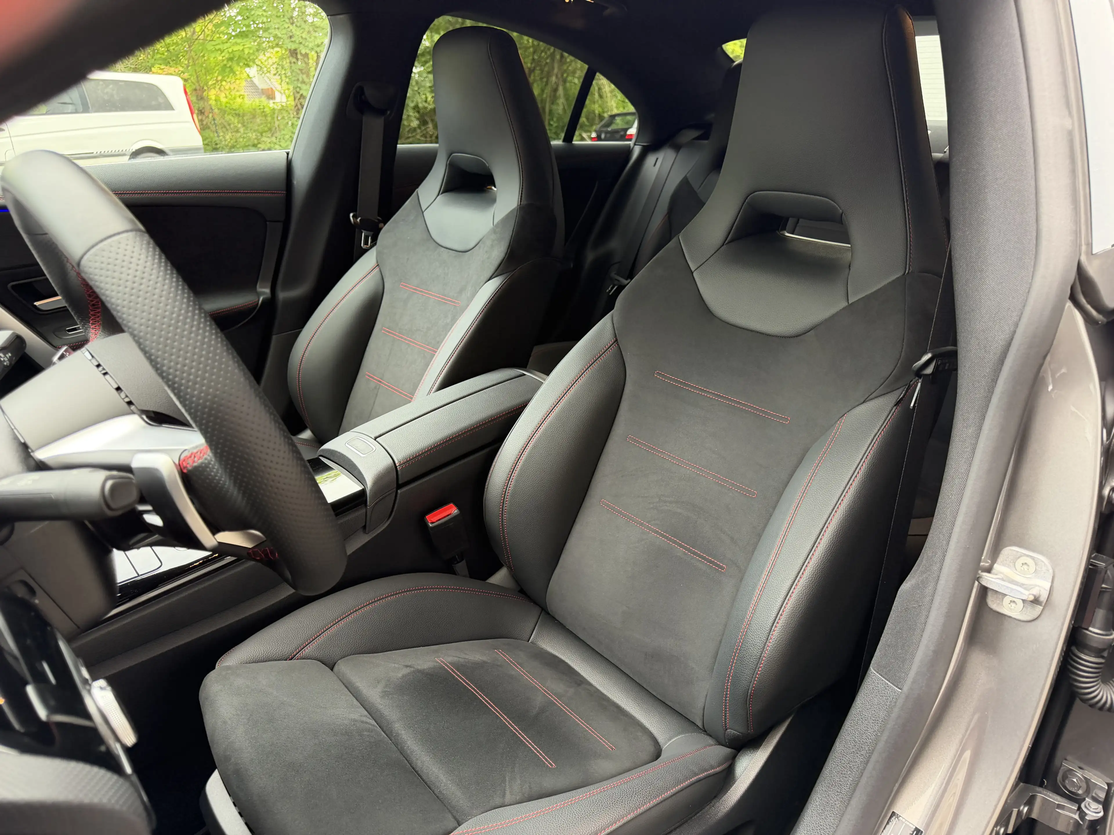 Mercedes-Benz CLA 200 AMG LED MBUX Standheizung Kamera Keyless — photo 14