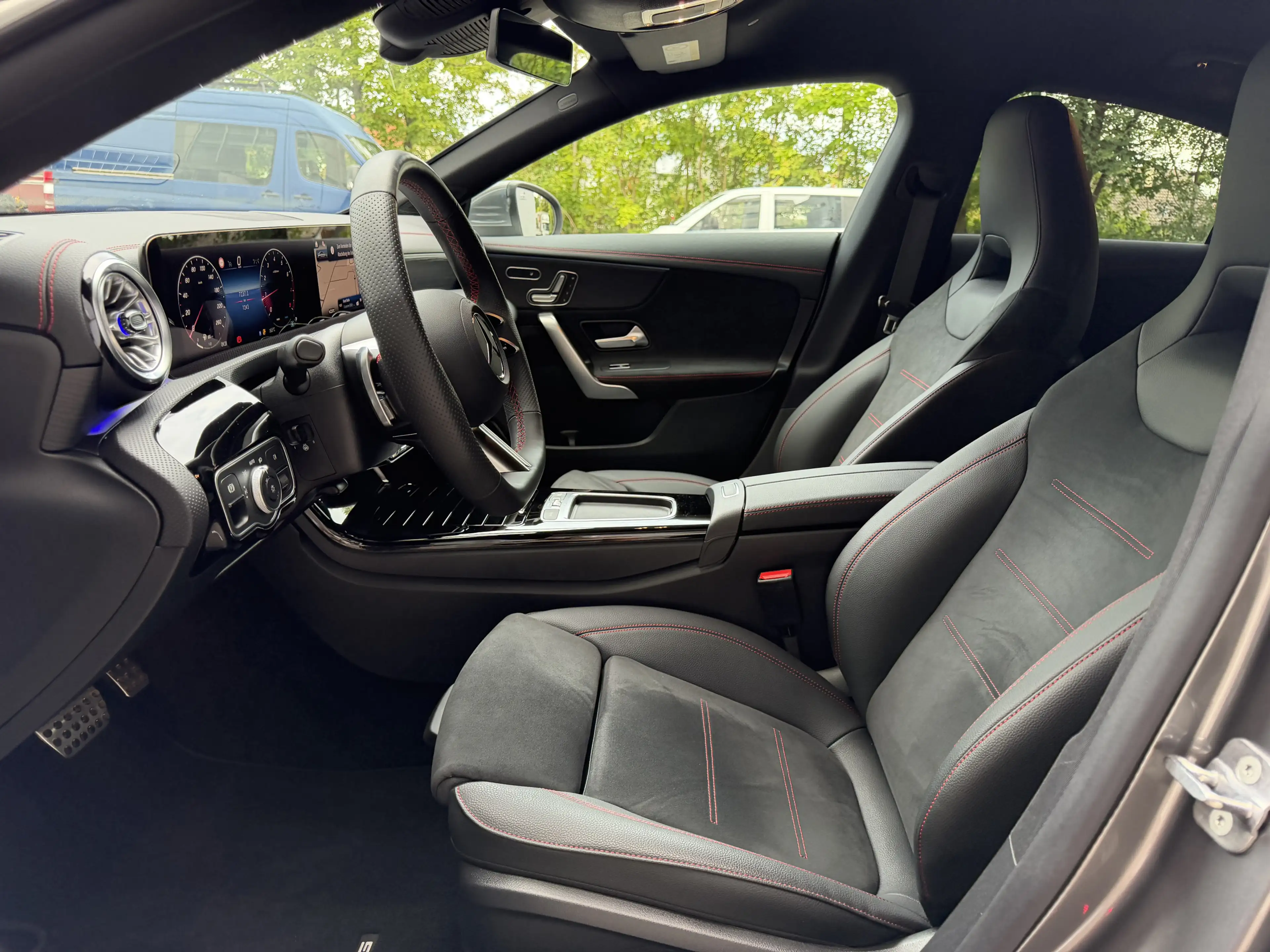 Mercedes-Benz CLA 200 AMG LED MBUX Standheizung Kamera Keyless — photo 13