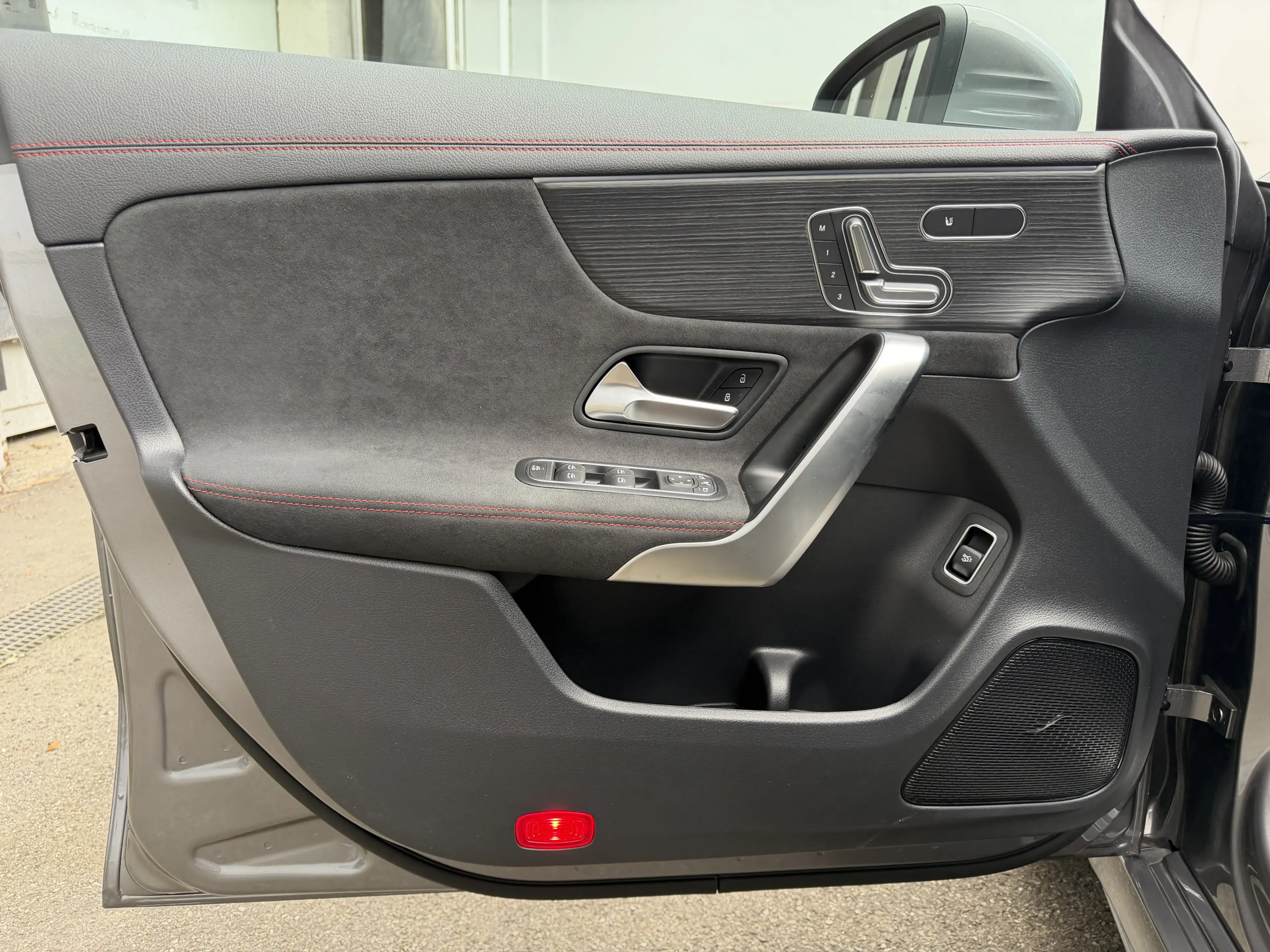 Mercedes-Benz CLA 200 AMG LED MBUX Standheizung Kamera Keyless — photo 11