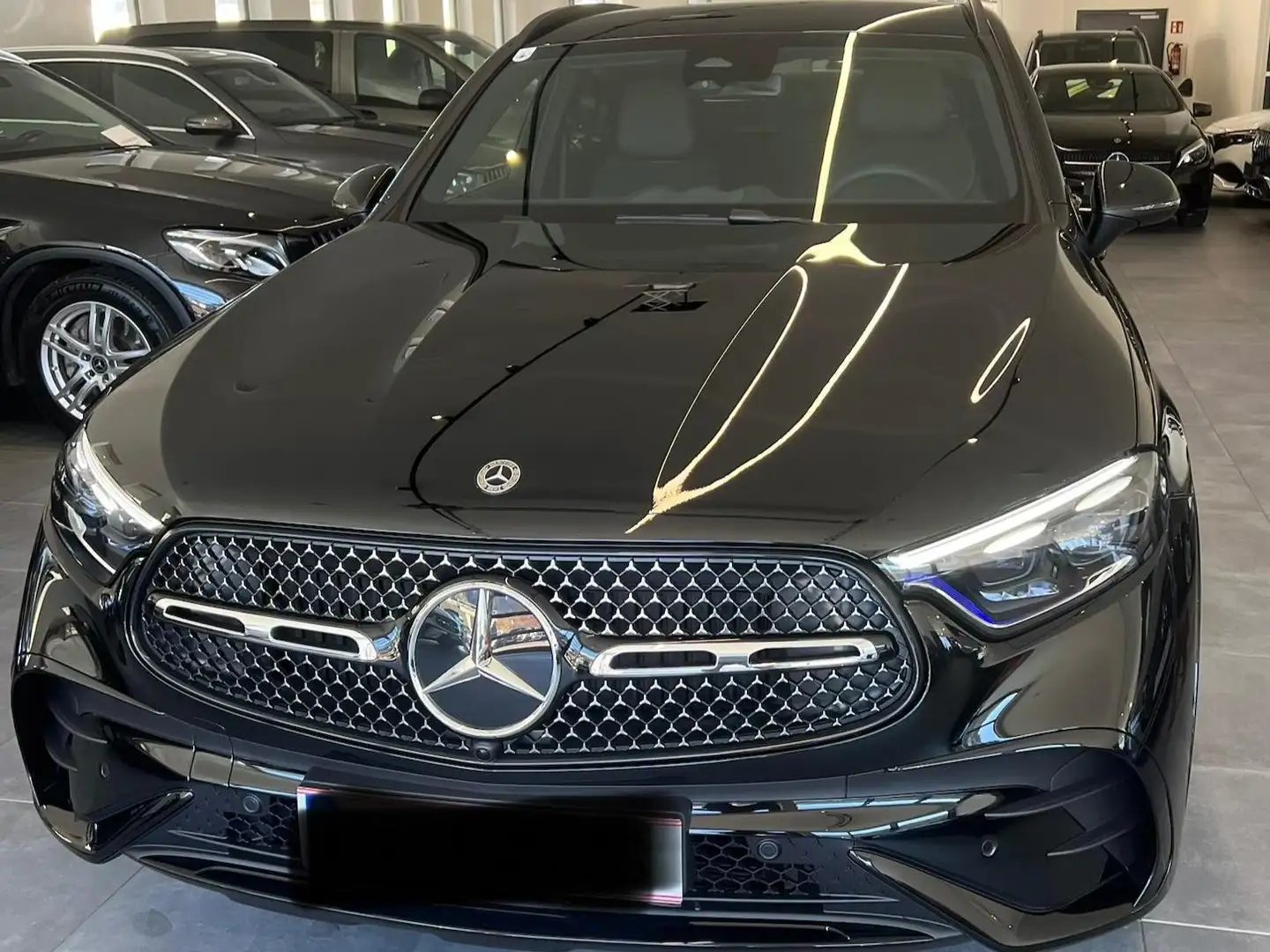 Mercedes-Benz GLC 200 GLC 200 d MHEV 4MATIC Osterreich Edition Aut. Osterreich Edition Schwarz - 1