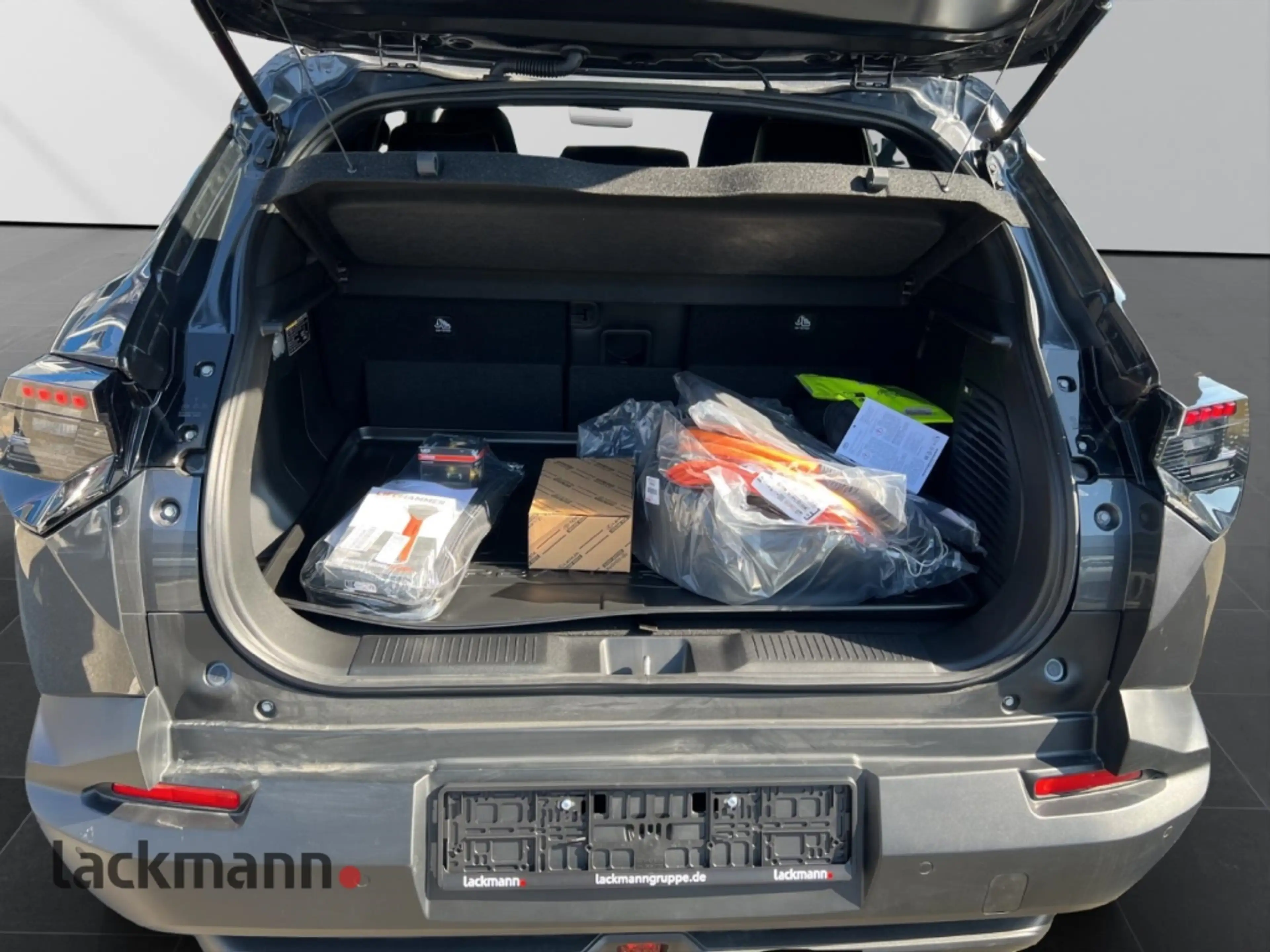 Toyota Urban Cruiser 128 kW FWD Lounge Elektromotor 61 kWh, 5-Türer, Lo — photo 7