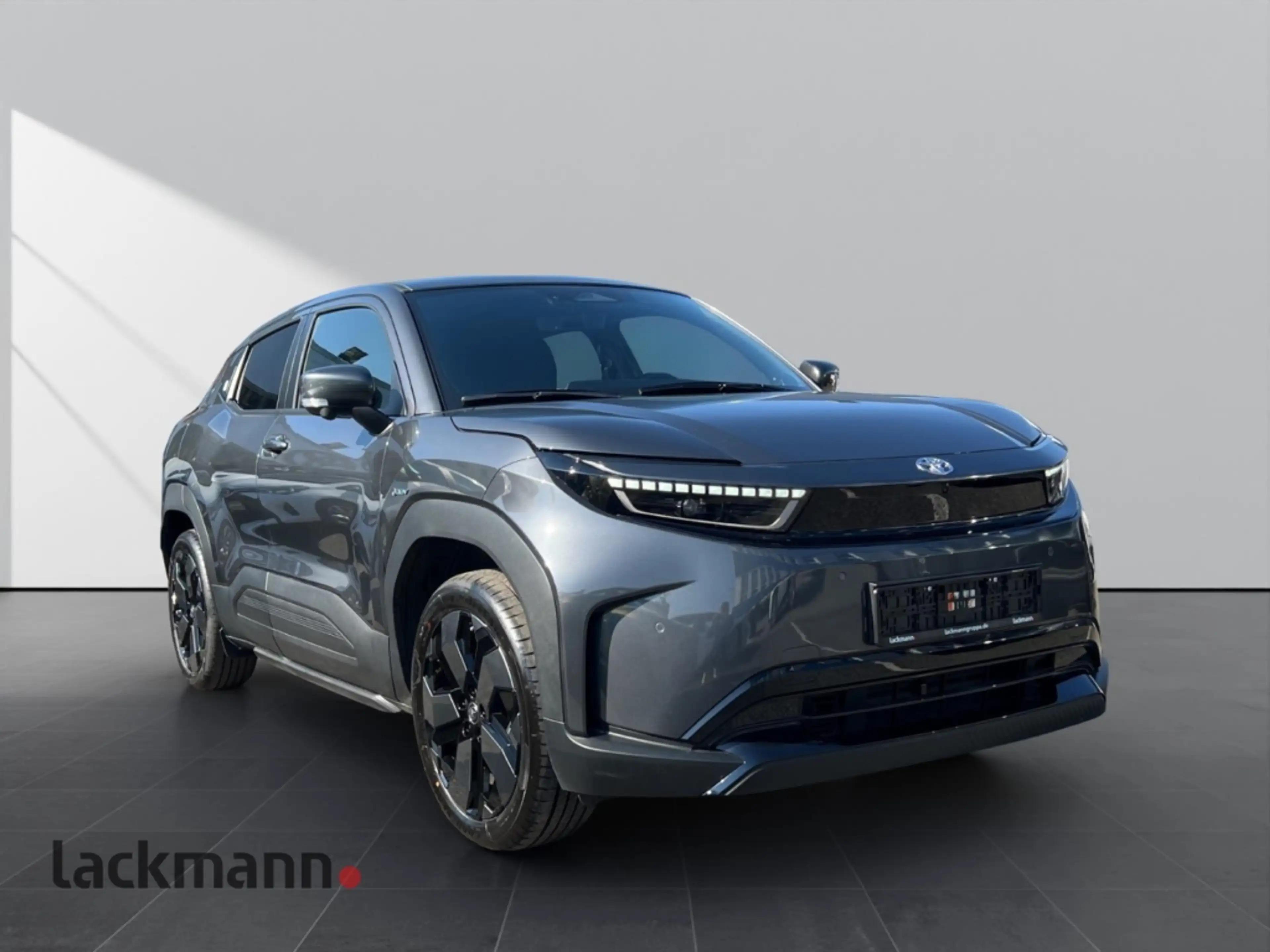 Toyota Urban Cruiser 128 kW FWD Lounge Elektromotor 61 kWh, 5-Türer, Lo — photo 3