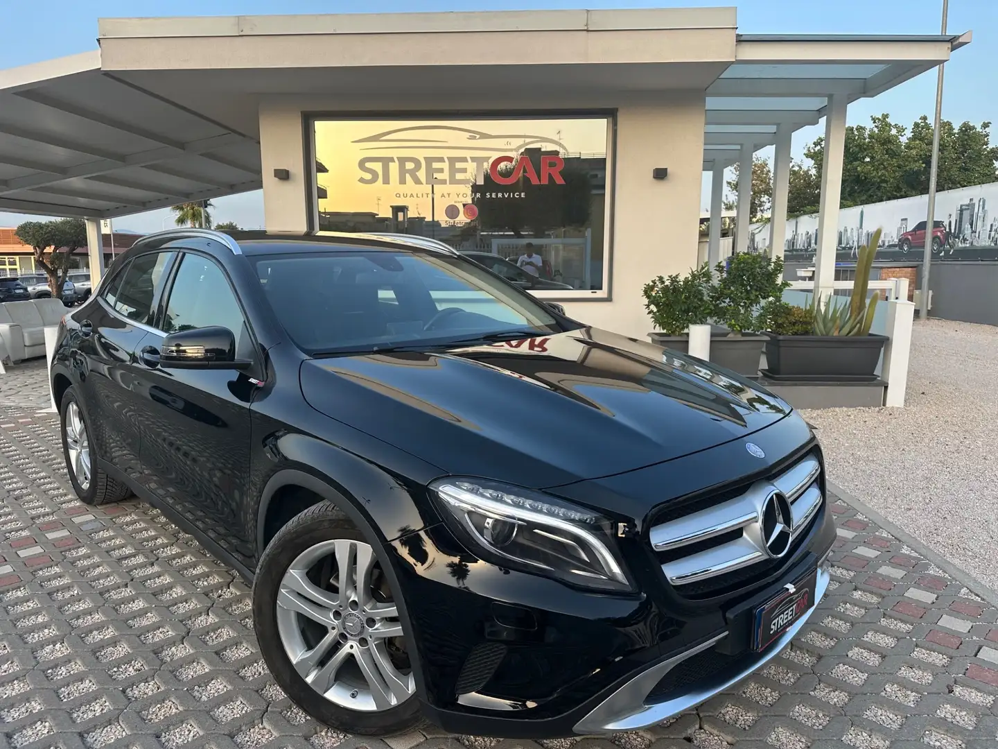 Mercedes-Benz GLA 220 GLA 220 d Automatic Enduro Activity Schwarz - 1
