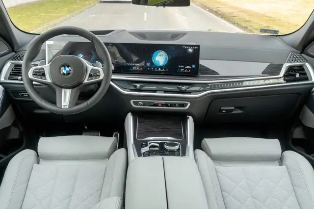 BMW X6 view 13