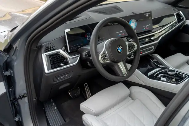 BMW X6 view 12