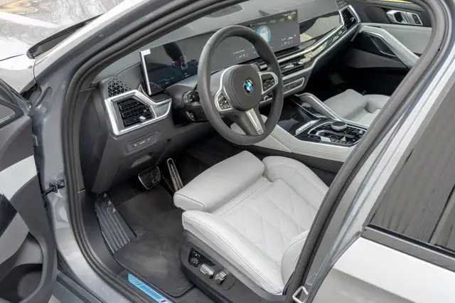 BMW X6 view 11