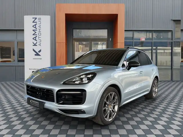 Porsche Cayenne main image
