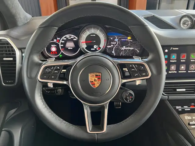 Porsche Cayenne view 9
