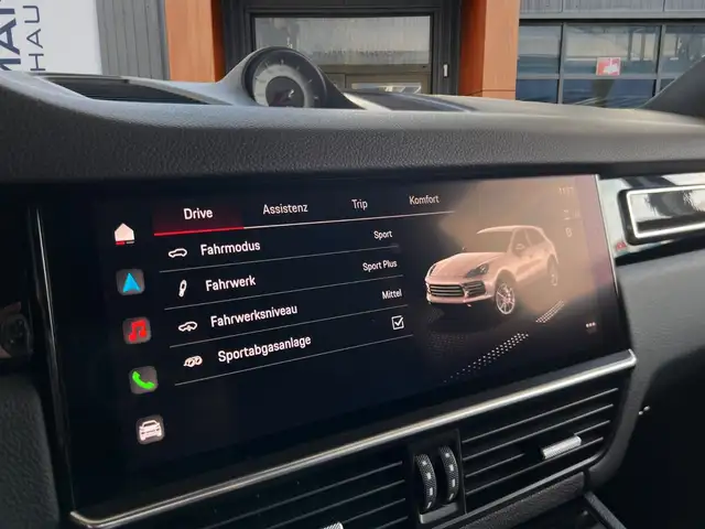 Porsche Cayenne view 11