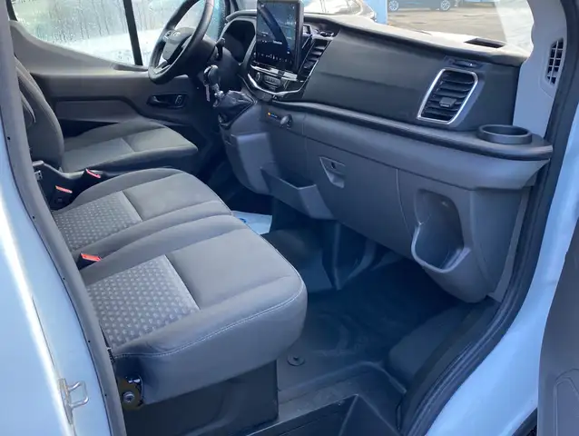 Ford Transit view 4