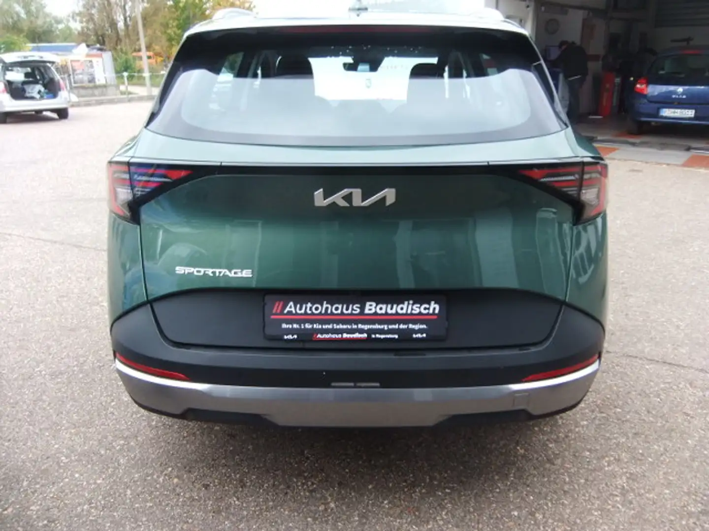 Kia Sportage 1.6 T-GDI 2WD DCT Vision Grün - 2