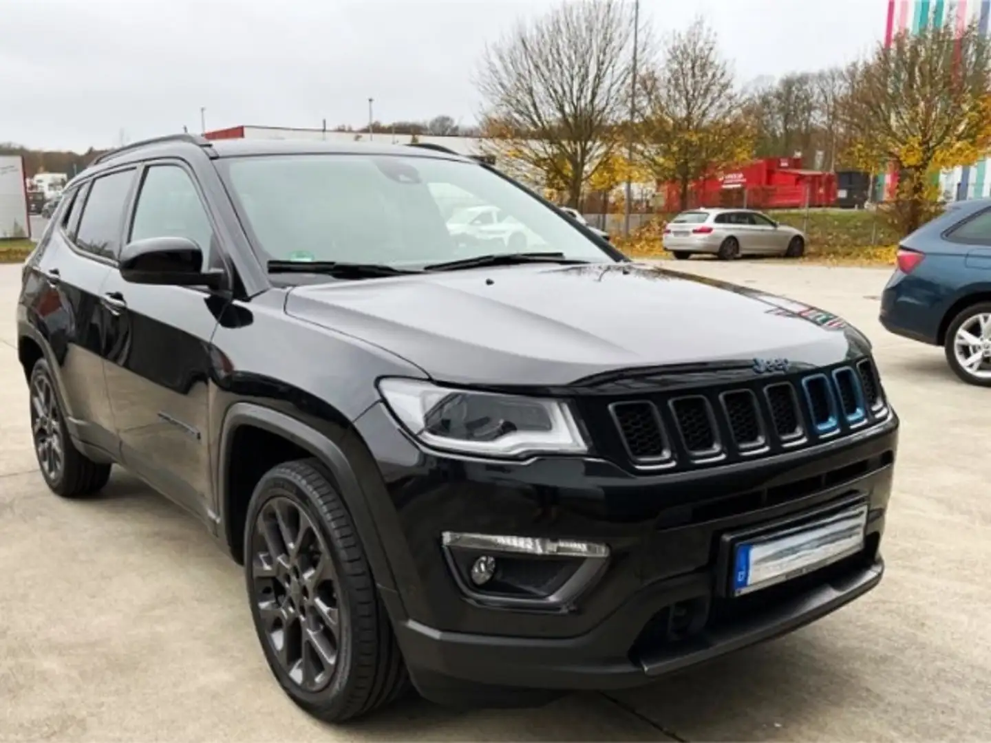Jeep Compass S Plug-In Hybrid 4WD 1.3 (241 PS) Navi UConnect EU Schwarz - 2