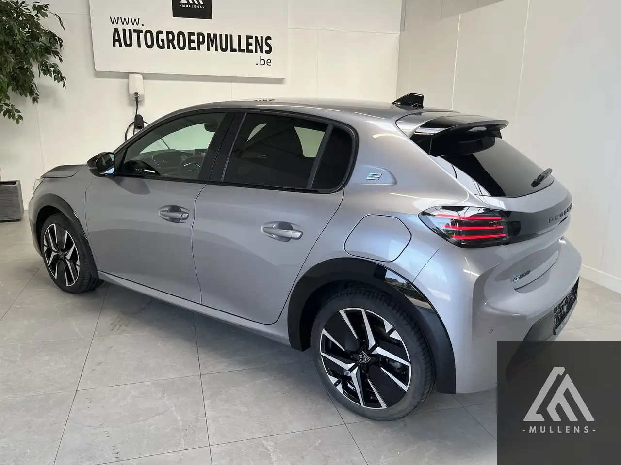 Peugeot E-208 156 GT, миниатюра 6