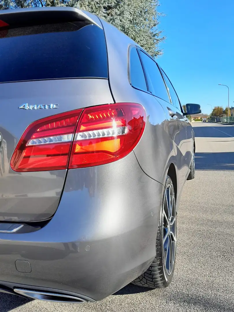 Mercedes-Benz B 200 B 200 d (cdi) Premium 4matic auto Grigio - 1