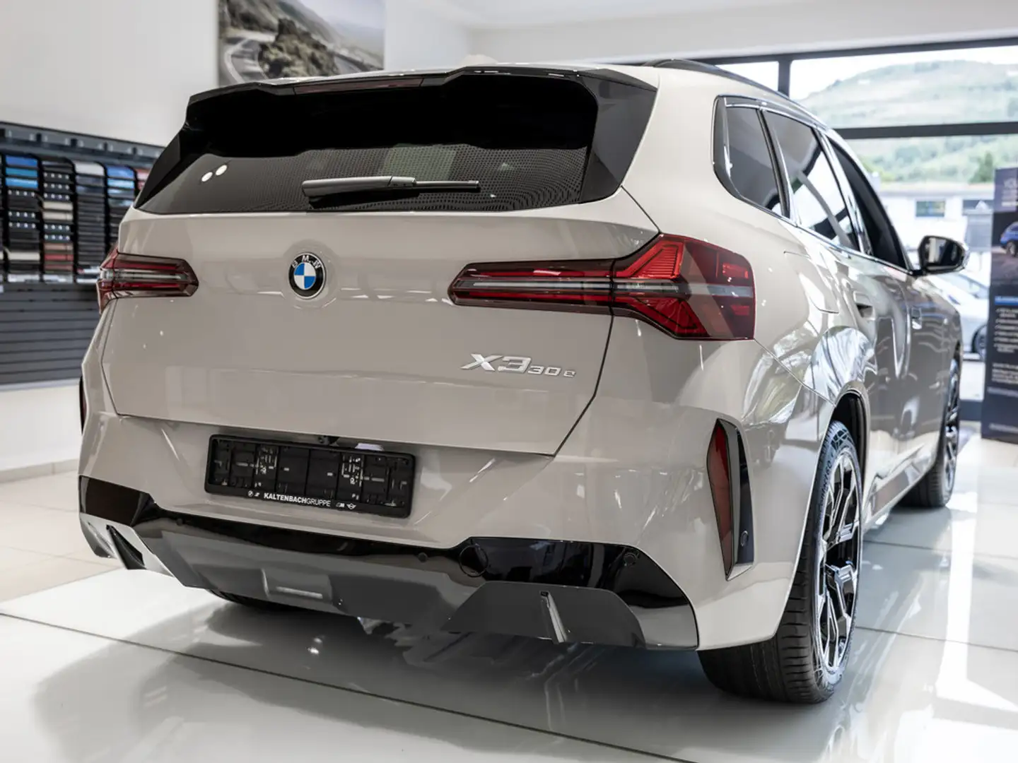 BMW X3 xDrive 30e M-Sport Pro 360° PANO LED HUD Gris - 2