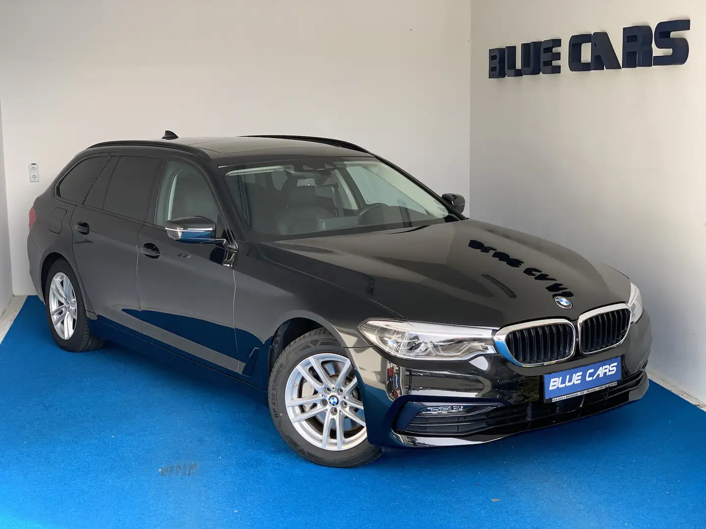 BMW 530 530d Sport Line PANO/CAM/PDC/NAV/SHZ/Leder/KEYL Schwarz - 1