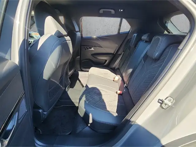 Peugeot 2008 view 8