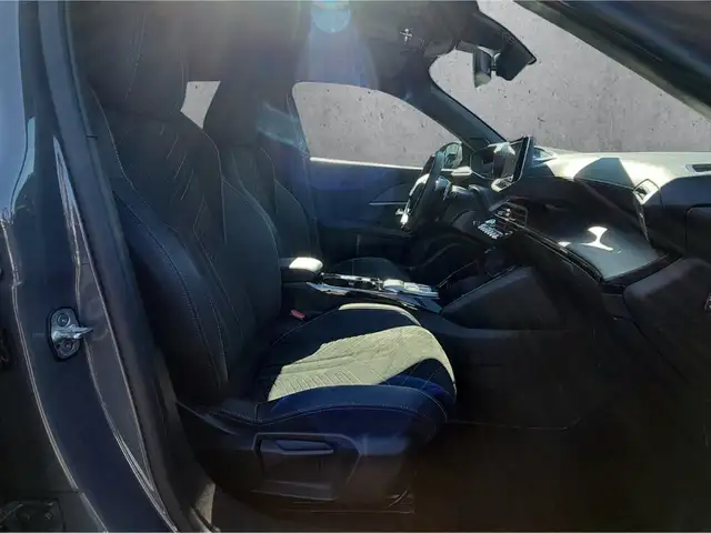 Peugeot 2008 view 13