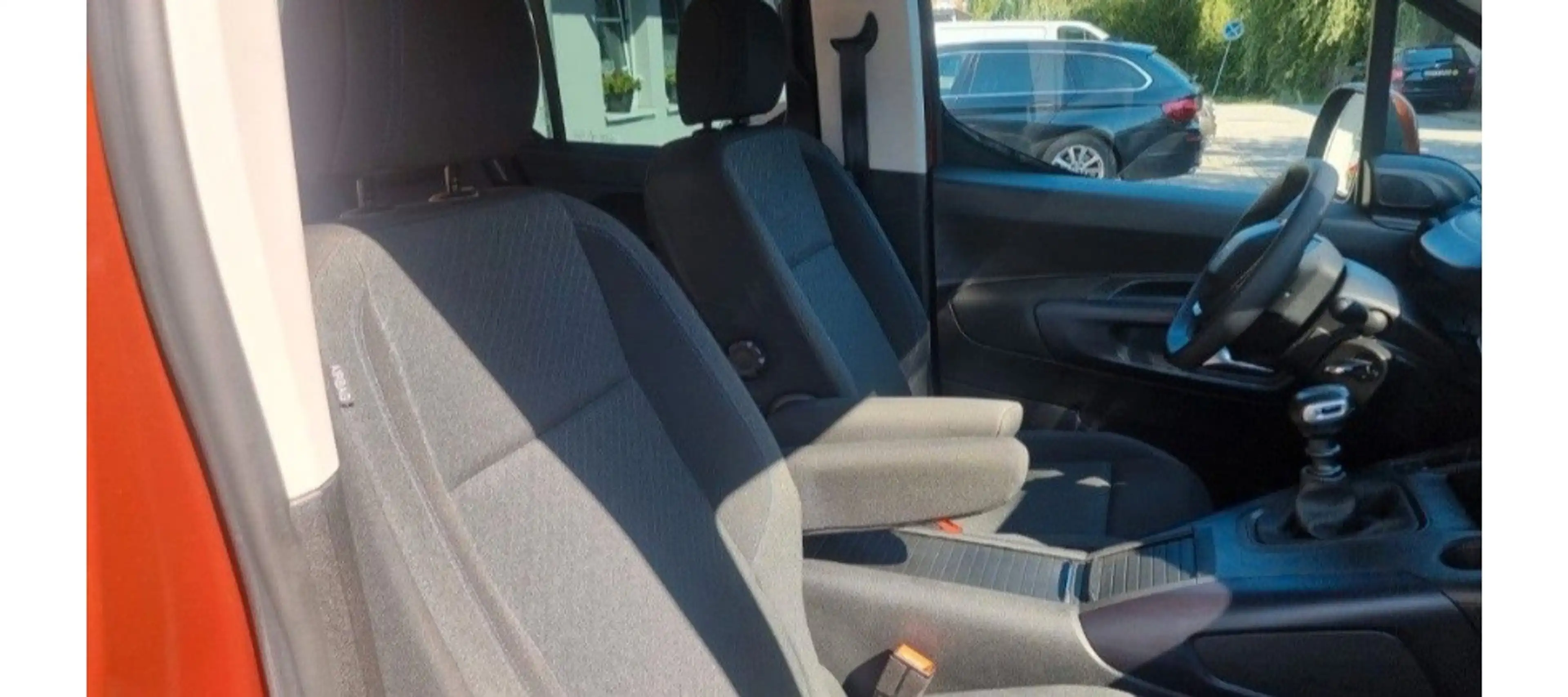 Peugeot Rifter Allure 1.2 GT-Line M 7-Sitzer aus 1. Hand — photo 11