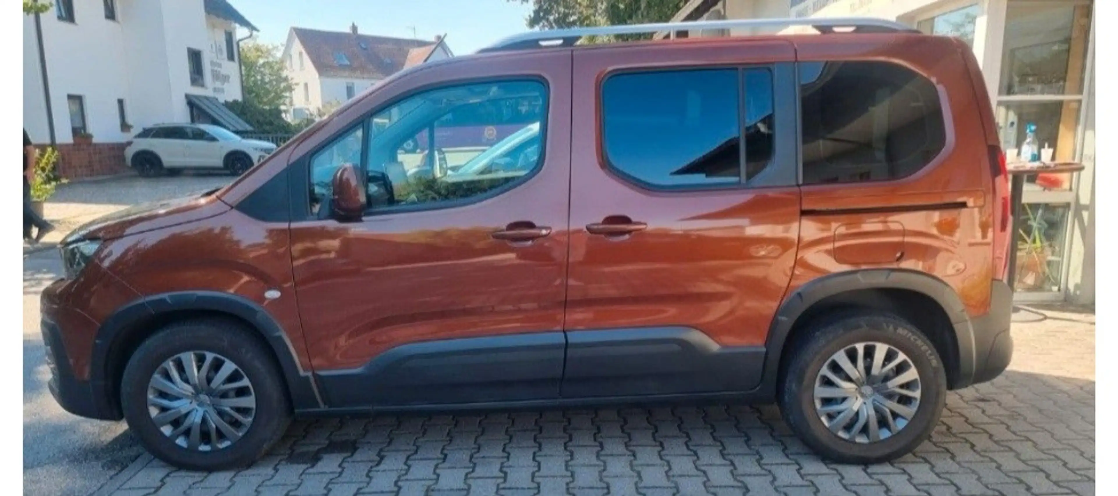 Peugeot Rifter Allure 1.2 GT-Line M 7-Sitzer aus 1. Hand — photo 5