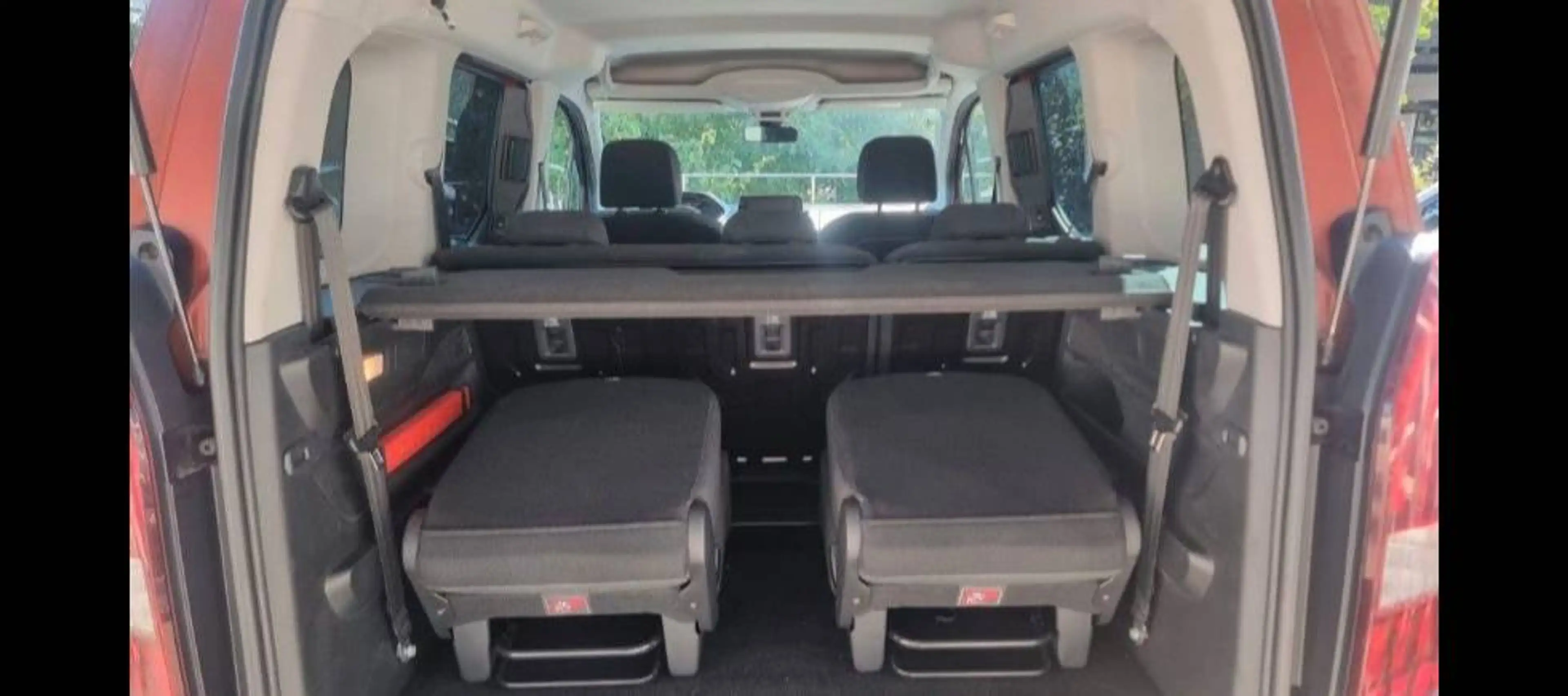 Peugeot Rifter Allure 1.2 GT-Line M 7-Sitzer aus 1. Hand — photo 13