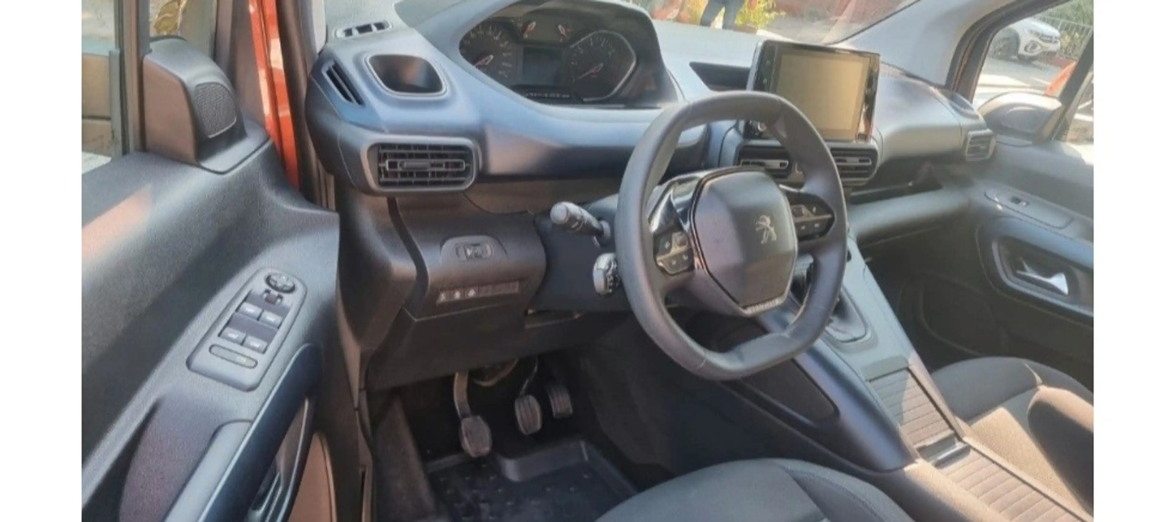 Peugeot Rifter Allure 1.2 GT-Line M 7-Sitzer aus 1. Hand — photo 8