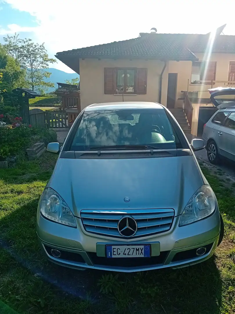 Mercedes-Benz 180 Gri - 2